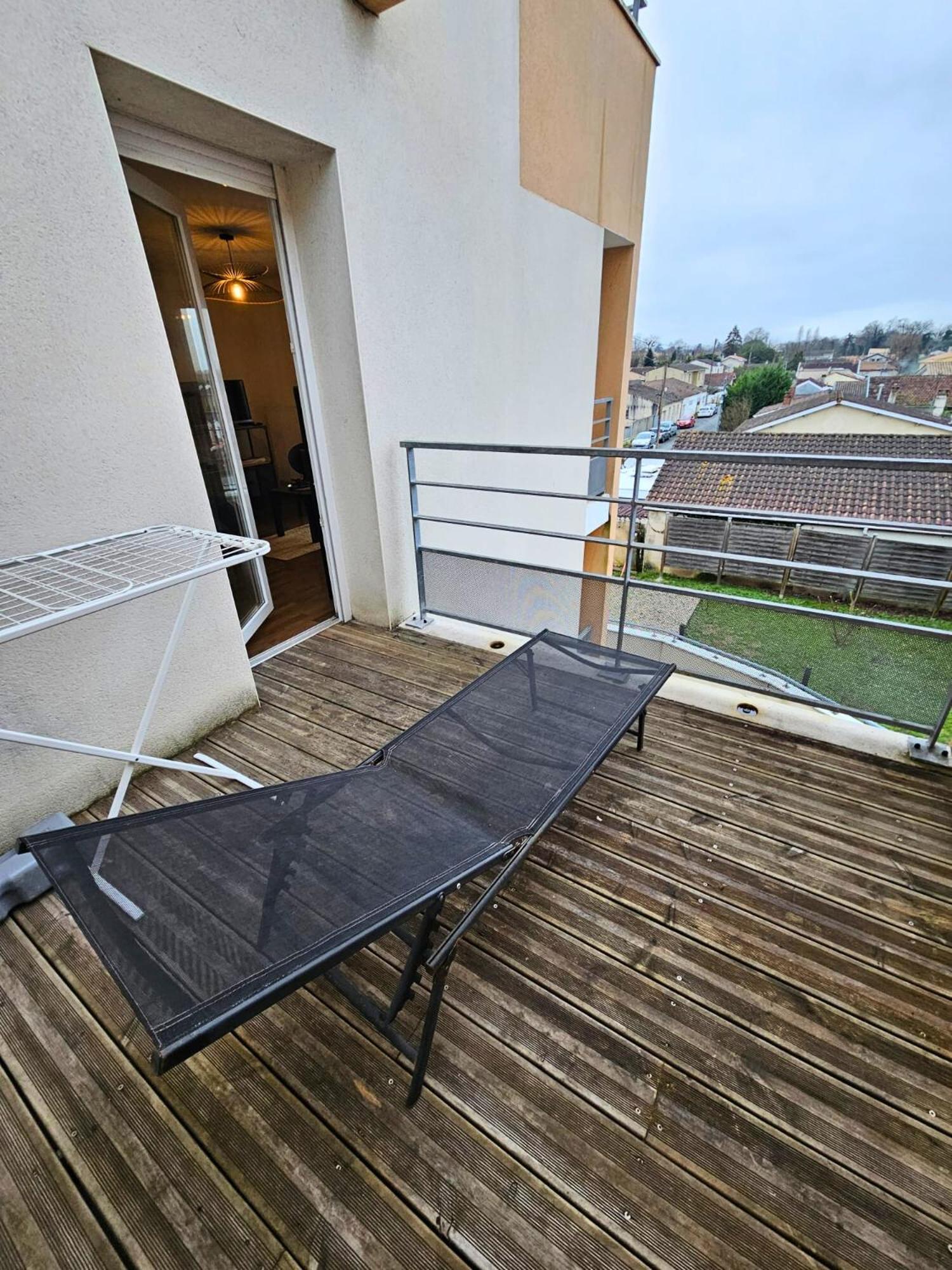 Cosy Equipe Avec Terrasse, Wifi Apartment Pont-de-la-Maye