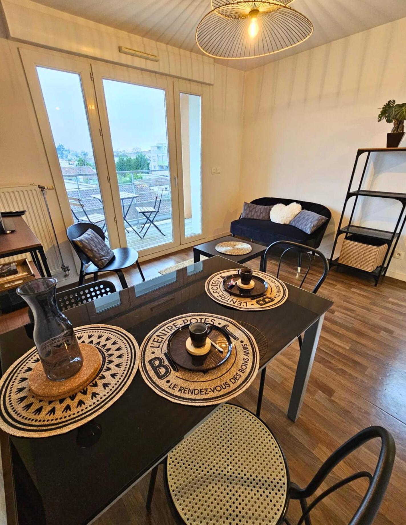 Cosy Equipe Avec Terrasse, Wifi *
